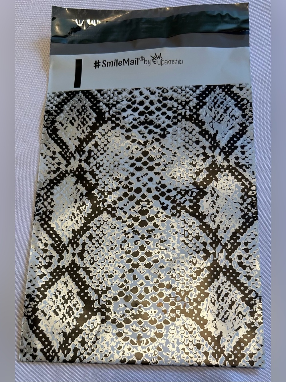 20 Snake-Print Poly mailers - 6” x 9” - Picture 2 of 2